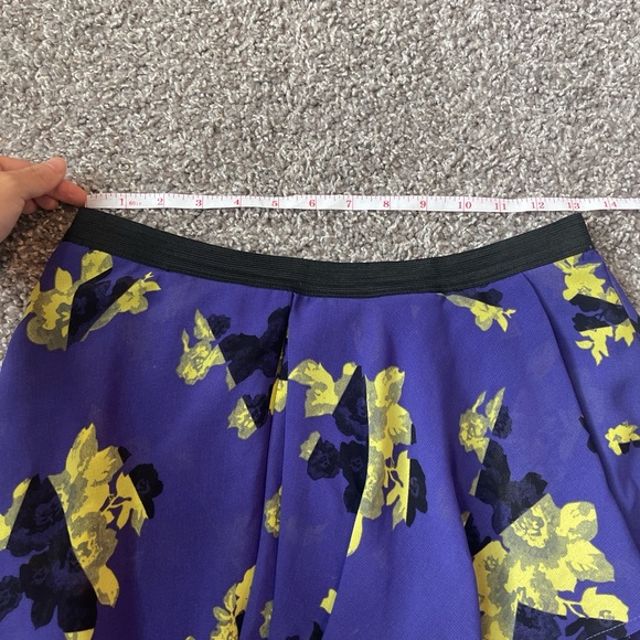 Volcom Purple and yellow floral skirt with elastic waistband - Picture 3 of 5